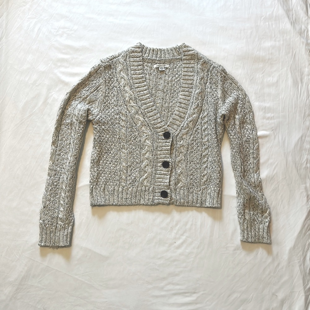 American Eagle light gray cable knit button-up cardigan